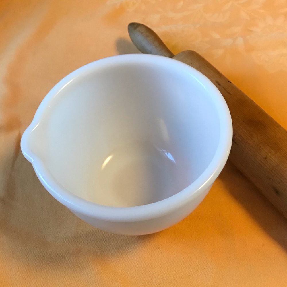 Sunbeam Glasbake mixing bowl vtg milk glass